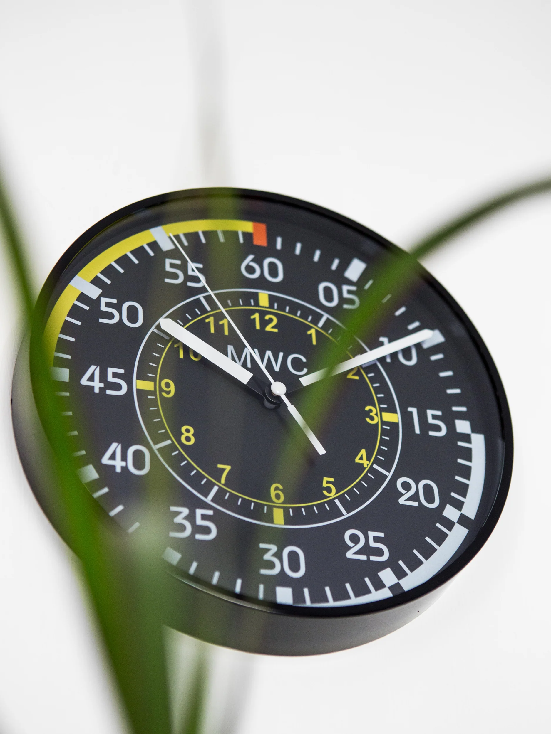 MWC Aircraft Instrument Airspeed Indicator Wall Clock with Silent Quartz Movement and Sweep Second Hand (Size 22.5 cm / approx 9") - Image 5