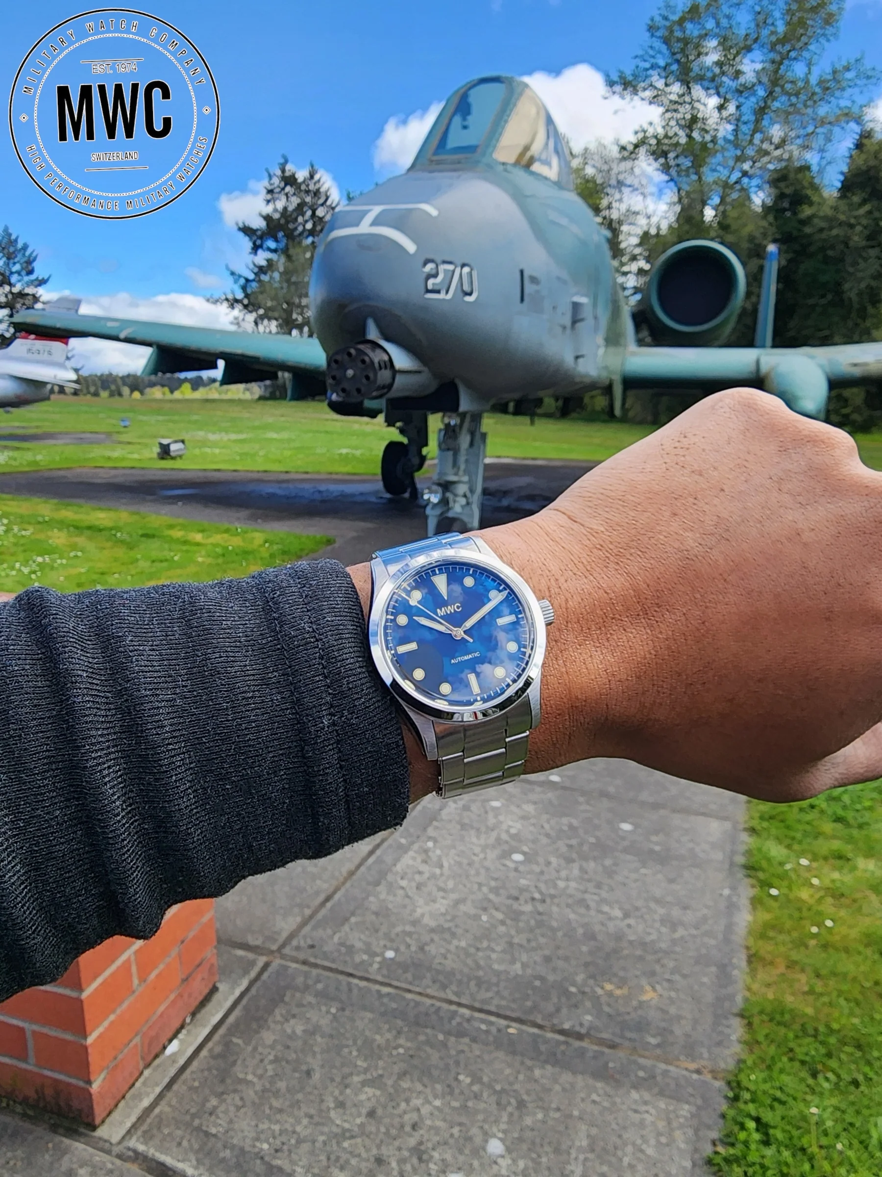 MWC Classic 1950s/1960s Pattern 25 Jewel Automatic "Adventurer" Watch with 200m Water Resistance and Retro Luminous Paint, Sapphire Crystal and 1960s Pattern Bracelet - Image 12