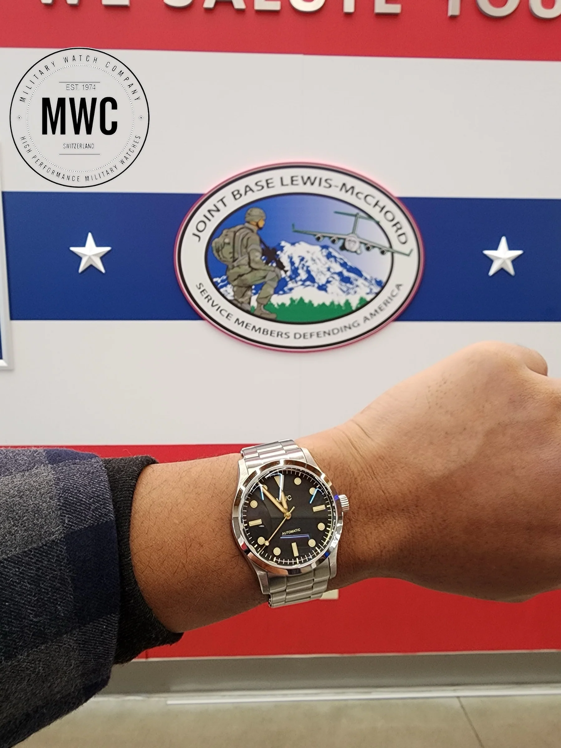 MWC Classic 1950s/1960s Pattern 25 Jewel Automatic "Adventurer" Watch with 200m Water Resistance and Retro Luminous Paint, Sapphire Crystal and 1960s Pattern Bracelet - Image 15
