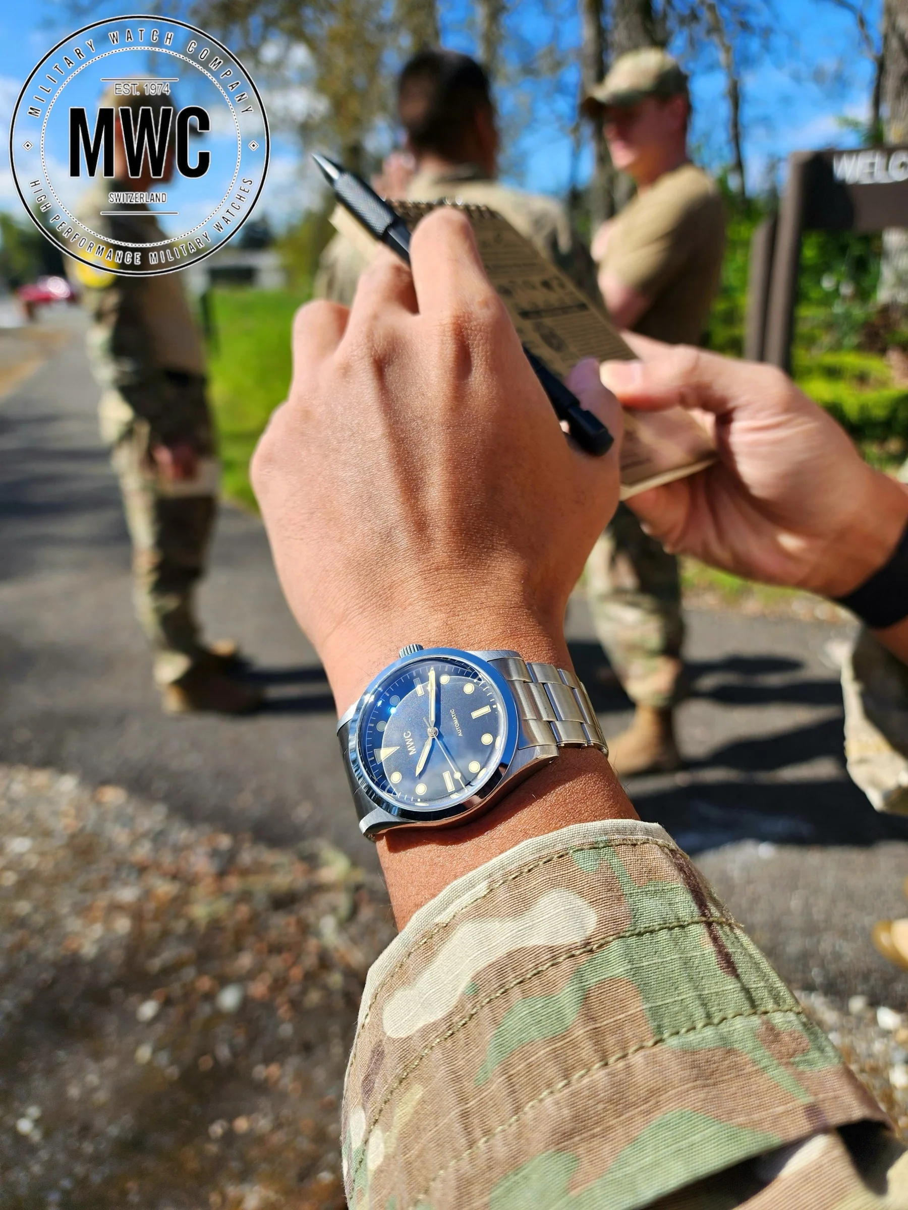 MWC Classic 1950s/1960s Pattern 25 Jewel Automatic "Adventurer" Watch with 200m Water Resistance and Retro Luminous Paint, Sapphire Crystal and 1960s Pattern Bracelet - Image 16