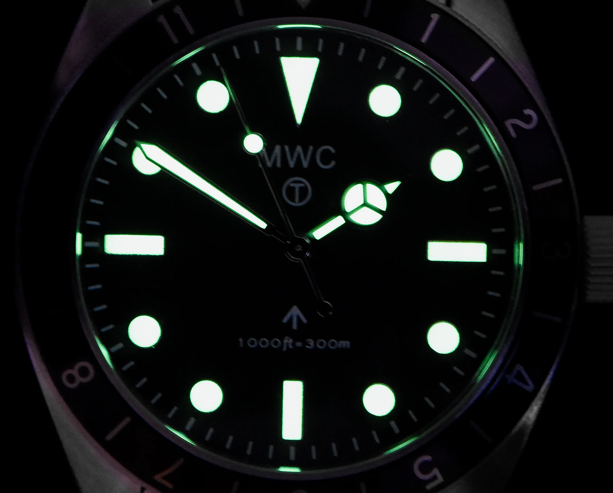 MWC Classic 1960s Pattern Dual Time Zone Divers Watch with Retro Luminova Paint and a Hybrid Mechanical/Quartz Movement - Image 3