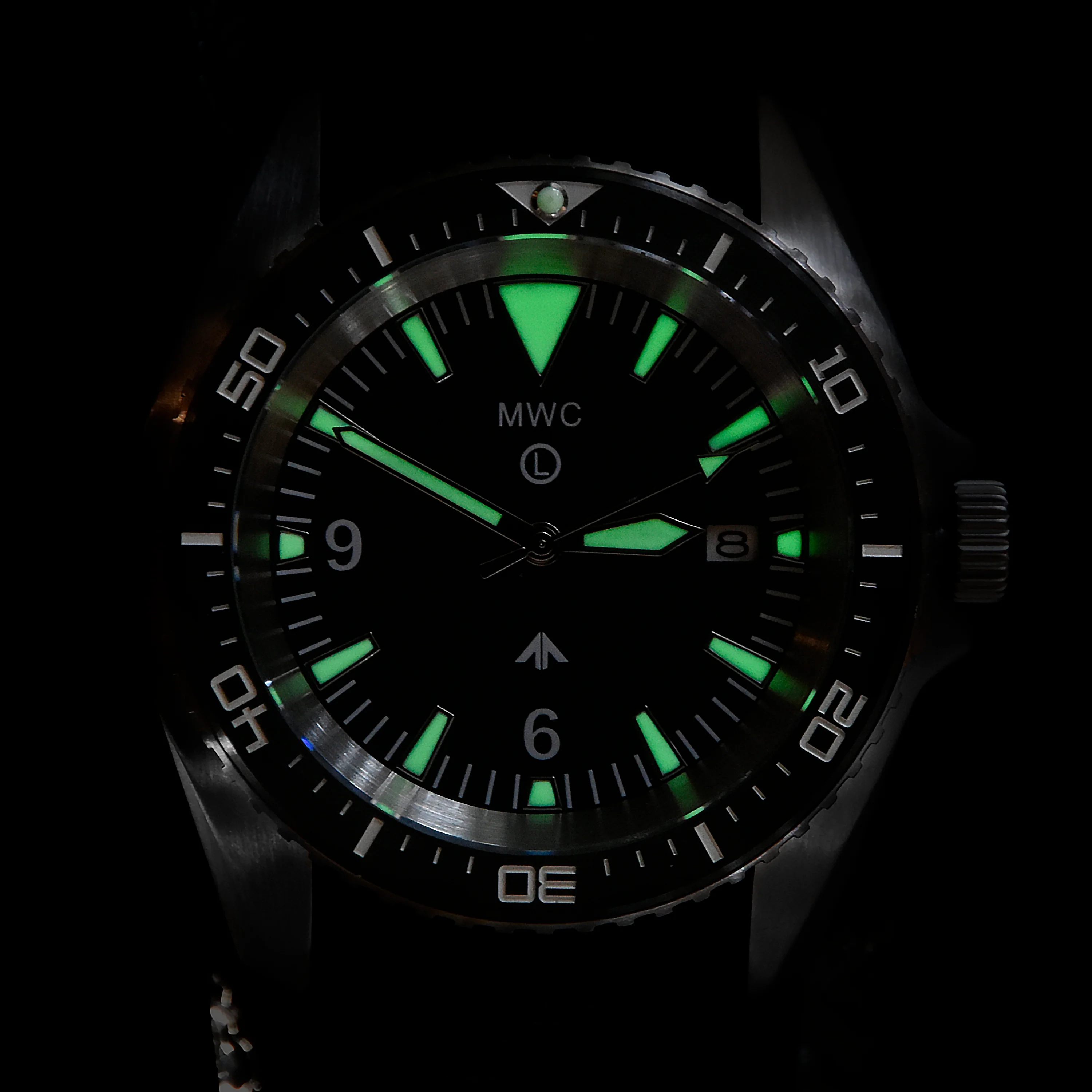 MWC Heavy Duty 300m Military Divers Watch in PVD Steel Case (Automatic) Latest Model with Ceramic Bezel and Sapphire Crystal - Image 3