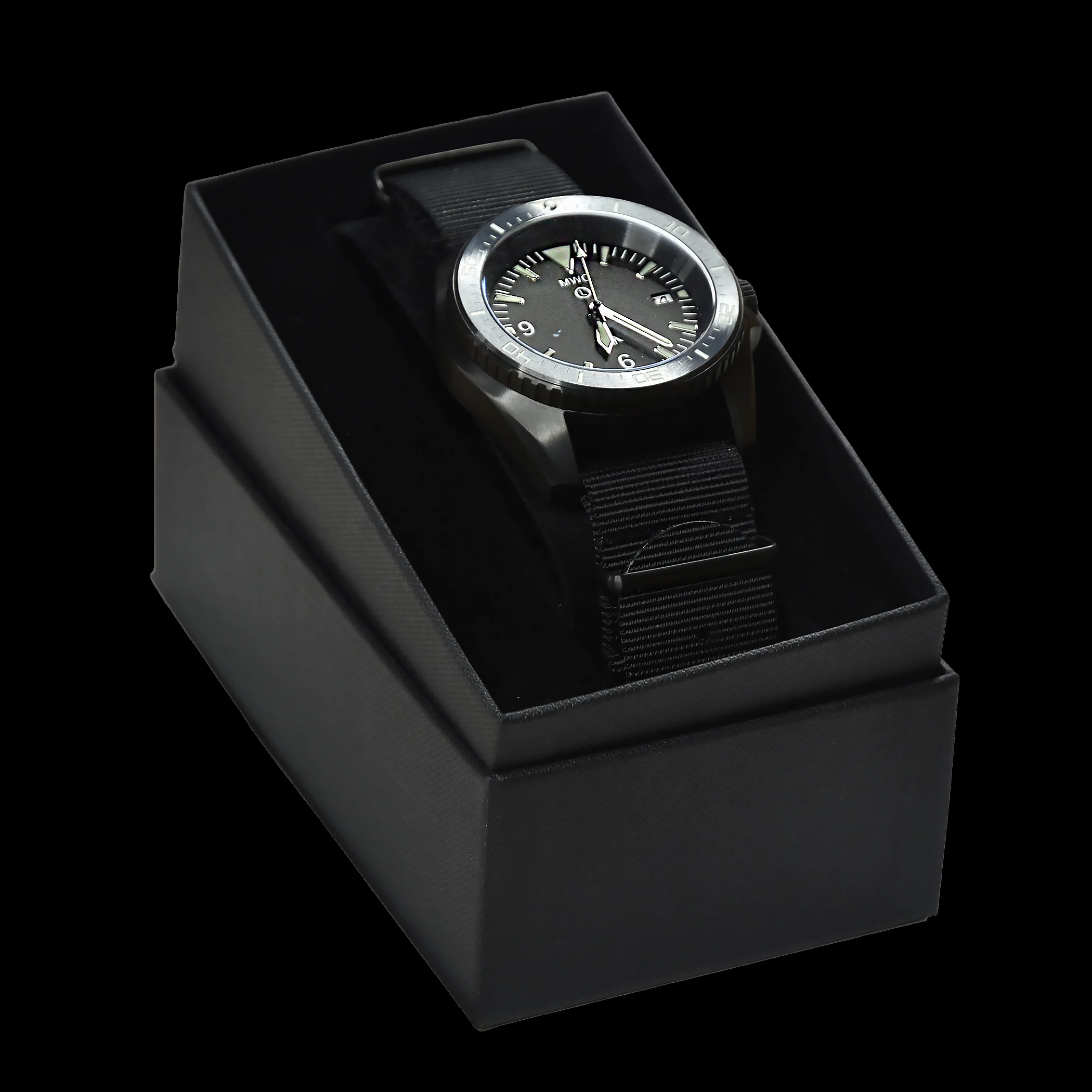 MWC Heavy Duty 300m Military Divers Watch in PVD Steel Case with Sapphire Crystal and Ceramic Bezel (Quartz) - Image 6