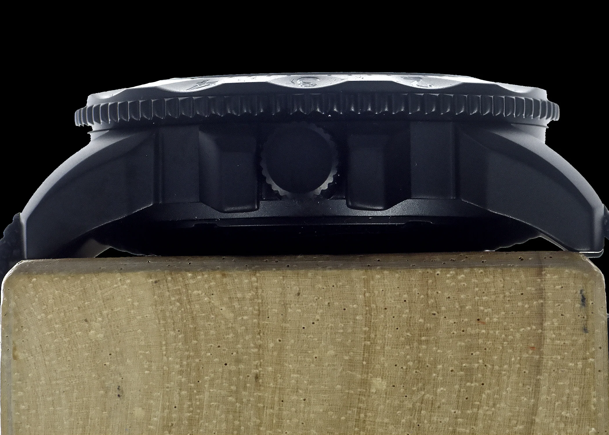 MWC P656 300m Water Resistant PVD Tactical Series Watch with GTLS Tritium, Sapphire Crystal and a 24 Jewel Automatic Movement - Image 5